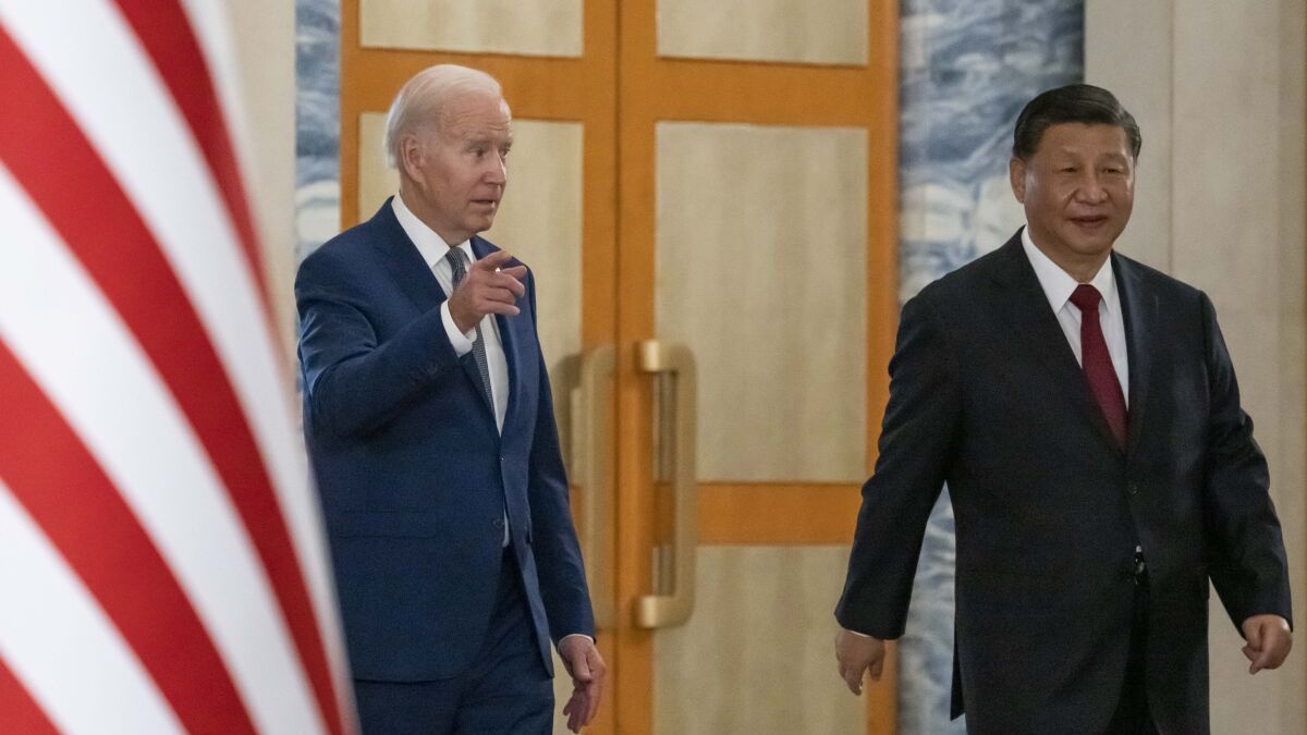 Joe Biden y Xi Jinping ingresaron juntos al salón en que se hizo la cumbre bilateral (Foto: Gentileza San Diego Herald Tribune)