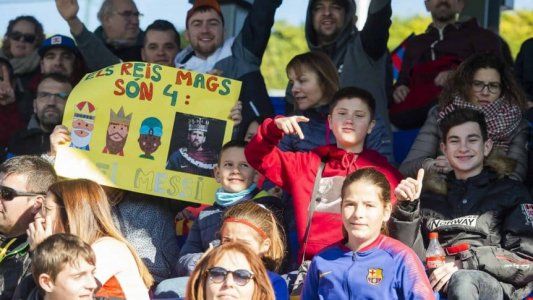 El regalo de Reyes: Barcelona tuvo su entrenamiento a puertas abiertas y después Messi fue a visitar a niños en una fundación