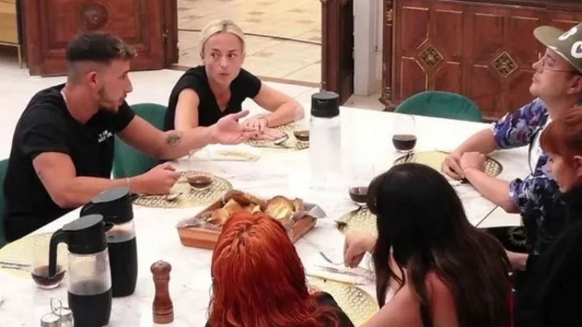 Leo García y Martín Salwe vivieron un intenso cruce mientras convivieron en El Hotel de los Famosos, que el cantante no dudó en calificar de 'acoso constante'. 