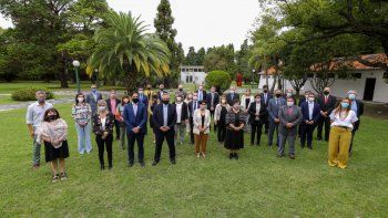 El Gobierno prometió garantizar la presencialidad cuidada y cumplir los 180 días de clases en 2021