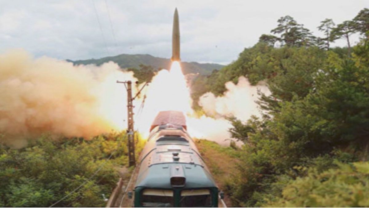 El misil Hwasong-8 lanzado desde un tren (Foto: AP)