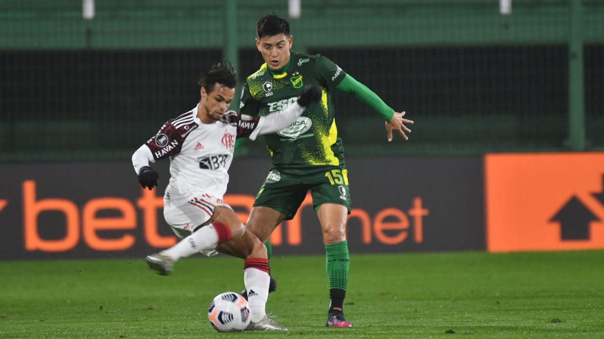 Defensa mereció mejor suerte ante Flamengo en Varela.