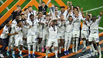 Con un brillante Emiliano Buendía y un sólido Dibu Martínez, el Aston Villa ganó la Europa League