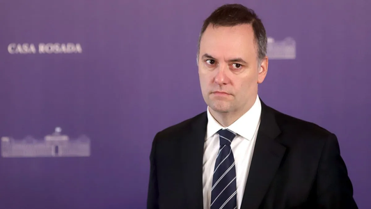 Los avances en las tres causas que complican a Manuel Adorni en Comodoro Py