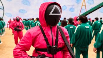 El Juego del Calamar: la policía británica se topó con una señal de tráfico igual a los símbolos que tiene la serie