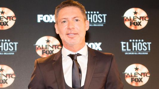 Adrián Suar debutó como conductor de El Host por Fox