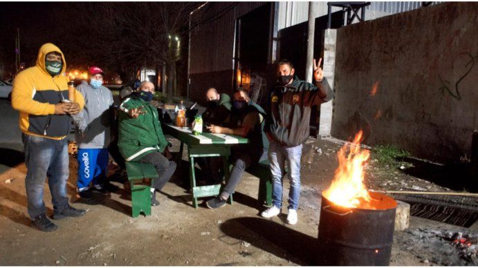 Camioneros bloquea a una PyME: exigen que trabajadores se sumen al gremio