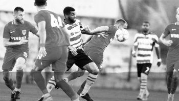 Insólito: un error en un testeo de un futbolista terminó con una veintena de contagiados de coronavirus en Bulgaria