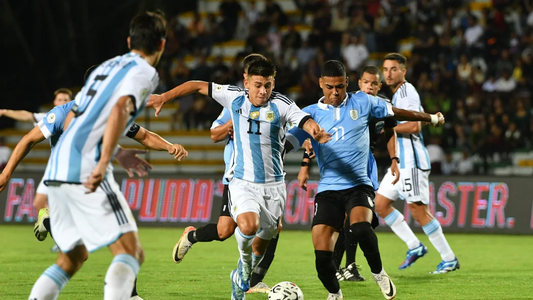 Argentina igualó 3-3 ante Uruguay y finalizó como líder del Grupo B