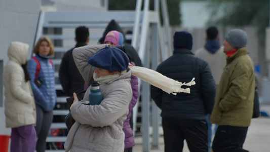 Alerta amarilla por frío extremo en Buenos Aires: a qué ciudad llegaría la nieve