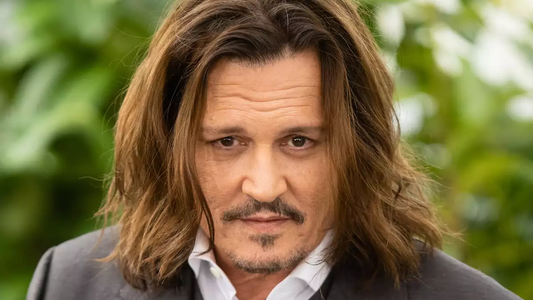 Encontraron a Johnny Depp inconsciente en la habitación de un hotel y temen por su salud