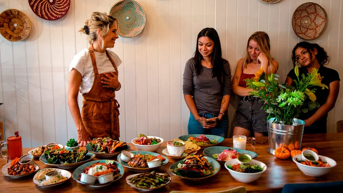 Victoria Vanucci en Pachamama, su restaurante org&aacute;nico.&nbsp;