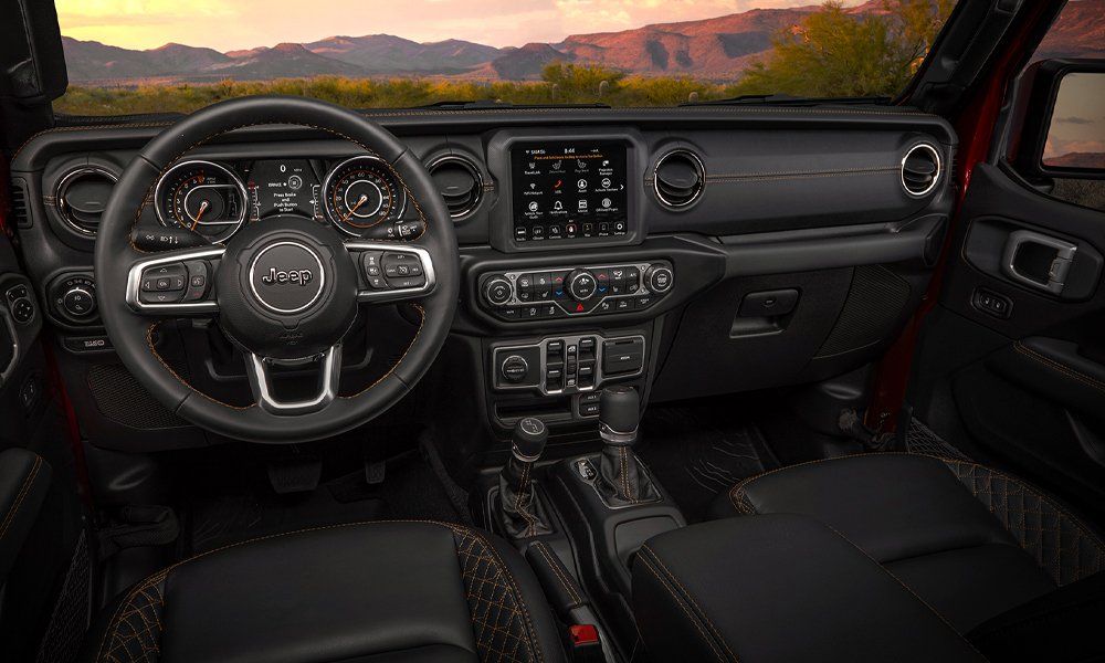 El nuevo Jeep Gladiator ofrece el sistema Uconnect 8.4NAV con funciones de comunicación