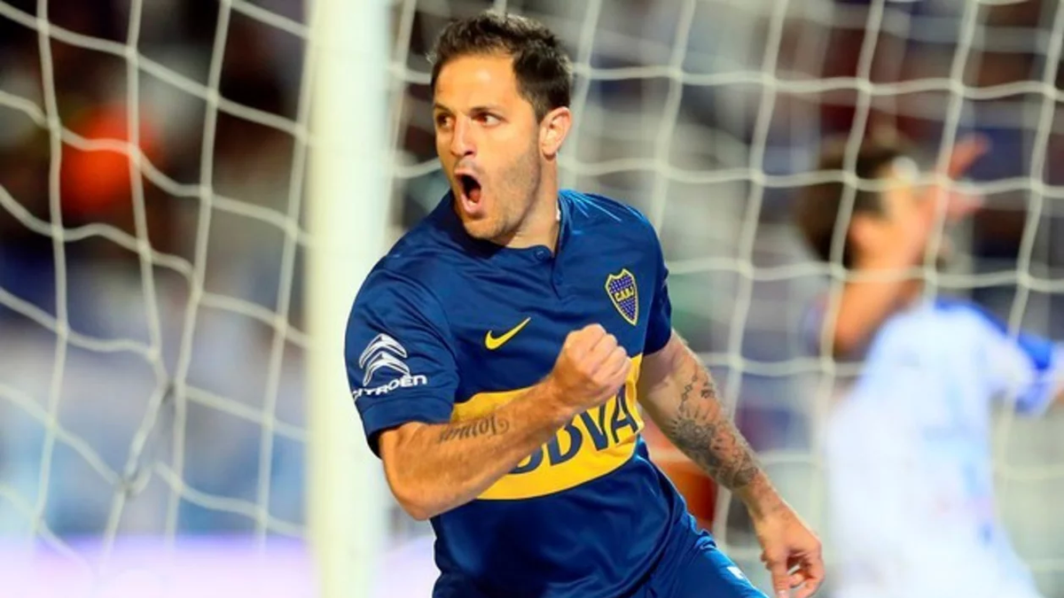 El Burrito Martínez, con la camiseta de Boca.