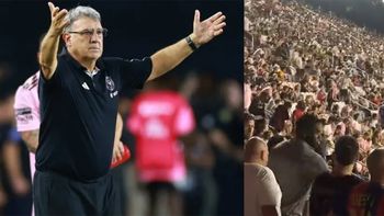 La reacción del Tata Martino a la masiva fuga de hinchas de Inter Miami porque salió Messi. La reacción del Tata Martino a la masiva fuga de hinchas de Inter Miami porque salió Messi.
