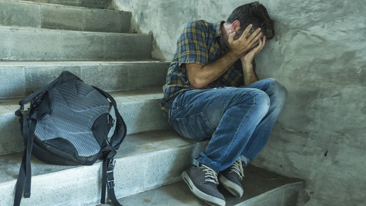 Un hombre sufría bullying laboral que escaló a abuso sexual por parte de dos compañeros