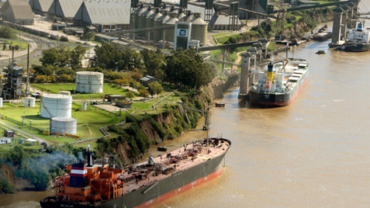 Conflicto aceitero: hubo acuerdo salarial y se levanta el paro que paralizó las exportaciones cerealeras por 20 días