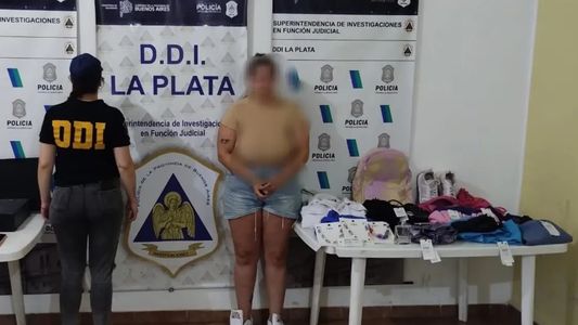 Una empleada bancaria usó los datos de un cliente y gastó más de 700 mil pesos en ropa, perfumes y computadoras