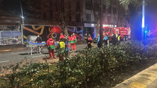 Se incendió un edificio en Monserrat: 40 familias evacuadas y 11 personas asistidas por el SAME