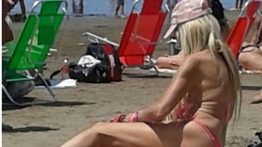 Pradón quiso ocultarse de lo popular en las playas de Mar del Plata y la escracharon en fotos