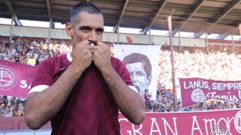 Lanús está de fiesta: volvió el Pepe Sand y lo recibieron miles de hinchas en el Sur