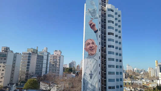 Homenaje: inauguraron en La Plata el mural más grande del mundo dedicado al papa Francisco