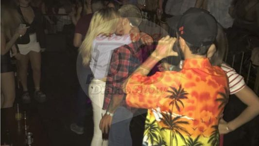 El apasionado beso de Fede Bal y Laurita Fernández