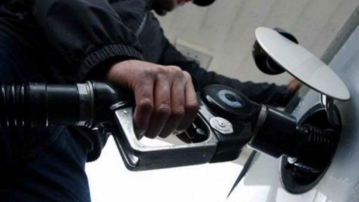 Con subas del 1% al 3%, Axion y Petrobras también aumentan sus combustibles