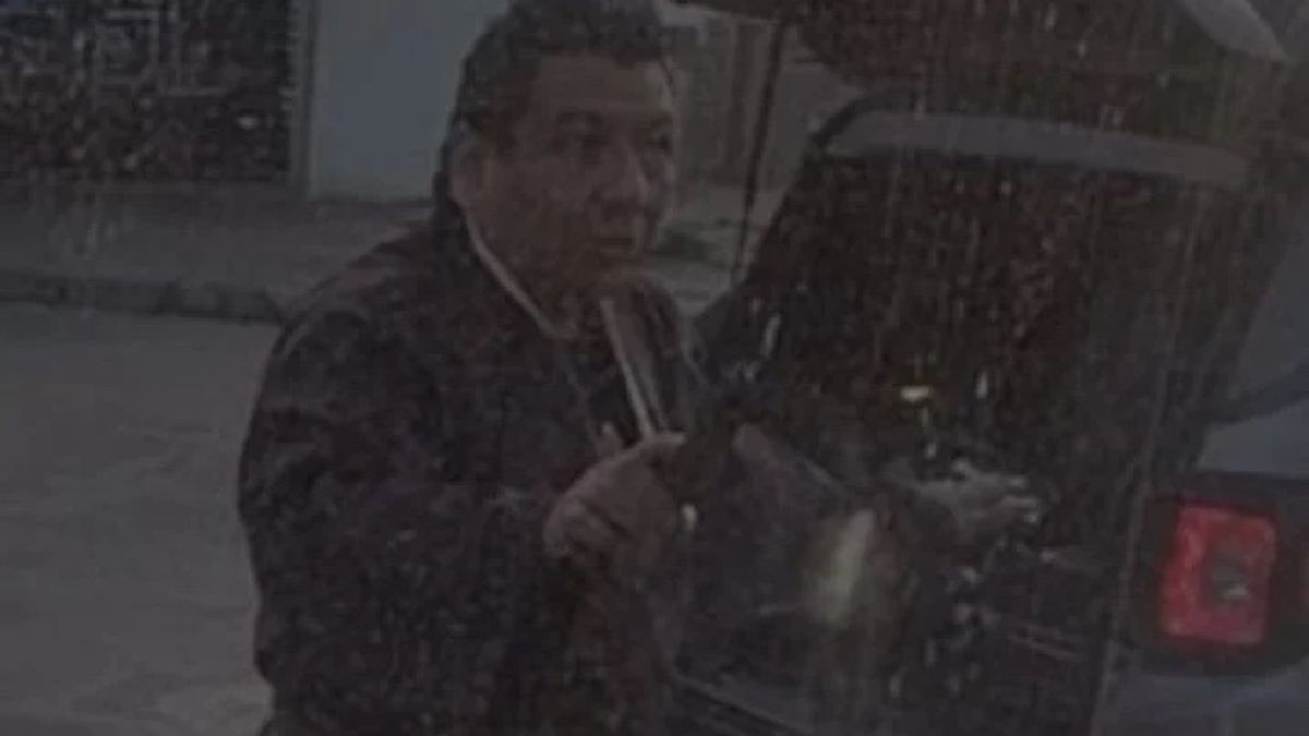 La imagen muestra el rostro del hombre que amenaz&oacute; con un arma a un colectivero (Foto: captura de video).
