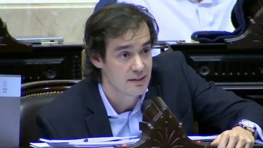 El diputado que renunció al aumento de sueldo explicó su gesto: “Es solidarizarme con los millones que van a tener que poner el hombro una vez más”