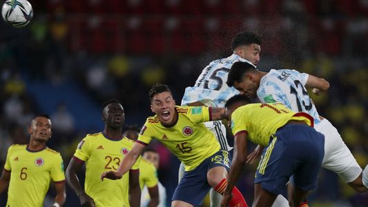 La Selección Argentina no resistió la humedad y Colombia se lo empató en la última: fue 2-2 en Barranquilla