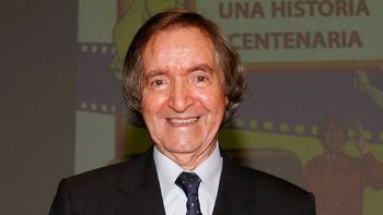 Los 93 de Carlitos Balá: festejo íntimo y contacto en Facebook con sus fans