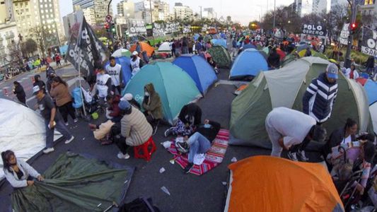 El Gobierno convoca al Consejo del Salario Mínimo y busca contener las protestas sociales