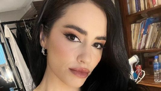Lali Espósito se cansó y contestó a las críticas con una contundente foto: Al odio...