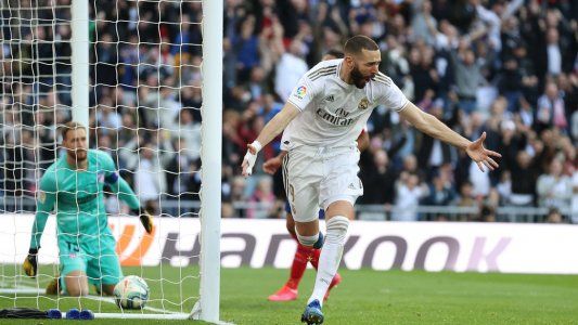 Real Madrid se llevó el clásico y le ganó 1-0 al Atlético Madrid con gol de Benzema