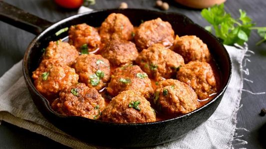Albóndigas caseras: la receta rápida y rendidora que te salva cualquier comida