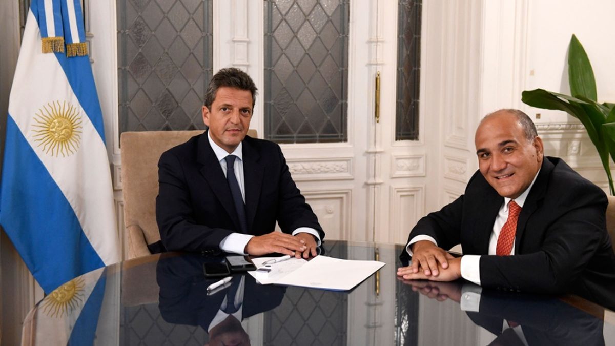 Juan Manzur encabezará mañana una reunión de gabinete con la participación de Sergio Massa. (Télam)