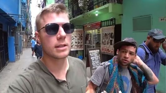 Video: así le salvaron la vida a un youtuber sudafricano que se metió en la Villa 31