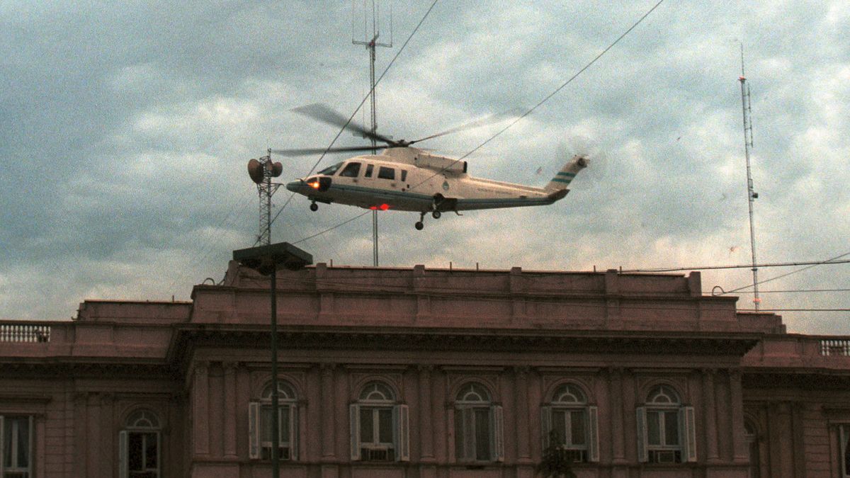 Despega el helicóptero con el ya renunciado Fernando de la Rúa el 20 de diciembre de 2001.