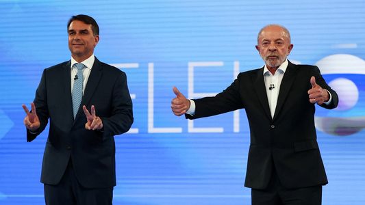 Milei, los endeudados y el salario mínimo en Brasil: los cruces entre Lula da Silva y Flávio Bolsonaro en el debate presidencial