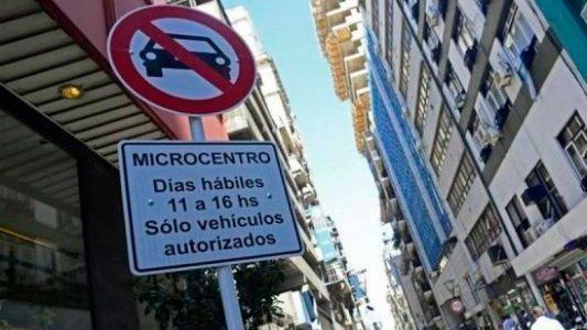 A caminar: se cobrarán multas de hasta $1300 a los autos que entren al centro porteño sin permiso