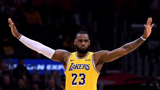 Viral: la nena que imita a Lebron James y es furor en Internet