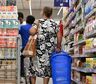 La fuerte caída en el consumo masivo reaviva la discusión por los aumentos de precios