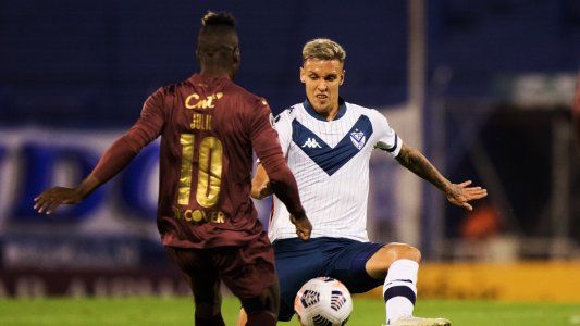 Triunfo clave: Vélez le ganó 3-1 a Liga de Quito en Liniers y quedó segundo en su grupo