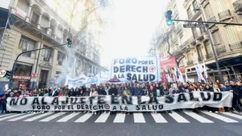 Marcha Federal en defensa de la Salud Pública: gremios y trabajadores se movilizan contra el ajuste del Gobierno
