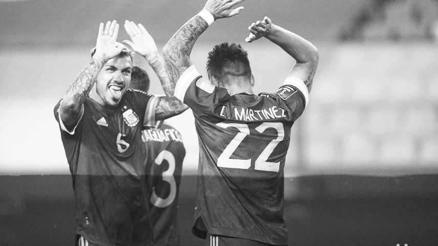 Argentina cerró el año con una sonrisa: le ganó 2-0 a Perú en Lima y es el único escolta de Brasil en las Eliminatorias