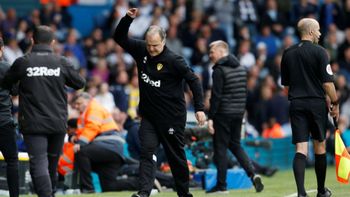 Marcelo Bielsa ordenó a sus jugadores que se dejen hacer un gol