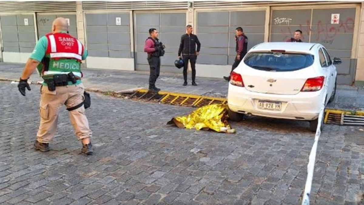 Un delincuente fue abatido por un bombero tras un intento de robo. (Foto: gentileza Clarín)