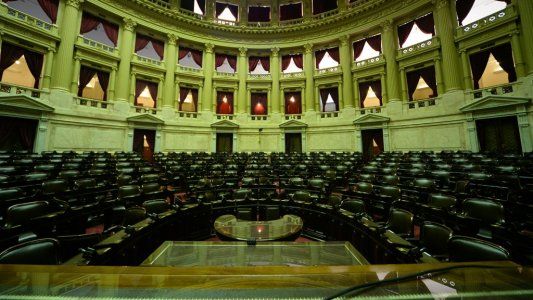 Tras frenéticas negociaciones con la oposición, postergan para el jueves la sesión de la ley de Emergencia