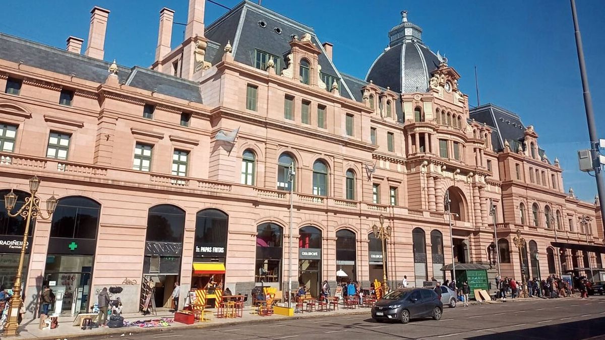 photoLa advertencia que publicó el Gobierno en la estación de Constitución&nbsp; (Foto: archivo)